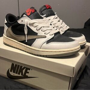 Travis Scott Jordan 1 low Sneakers size 7.5 women